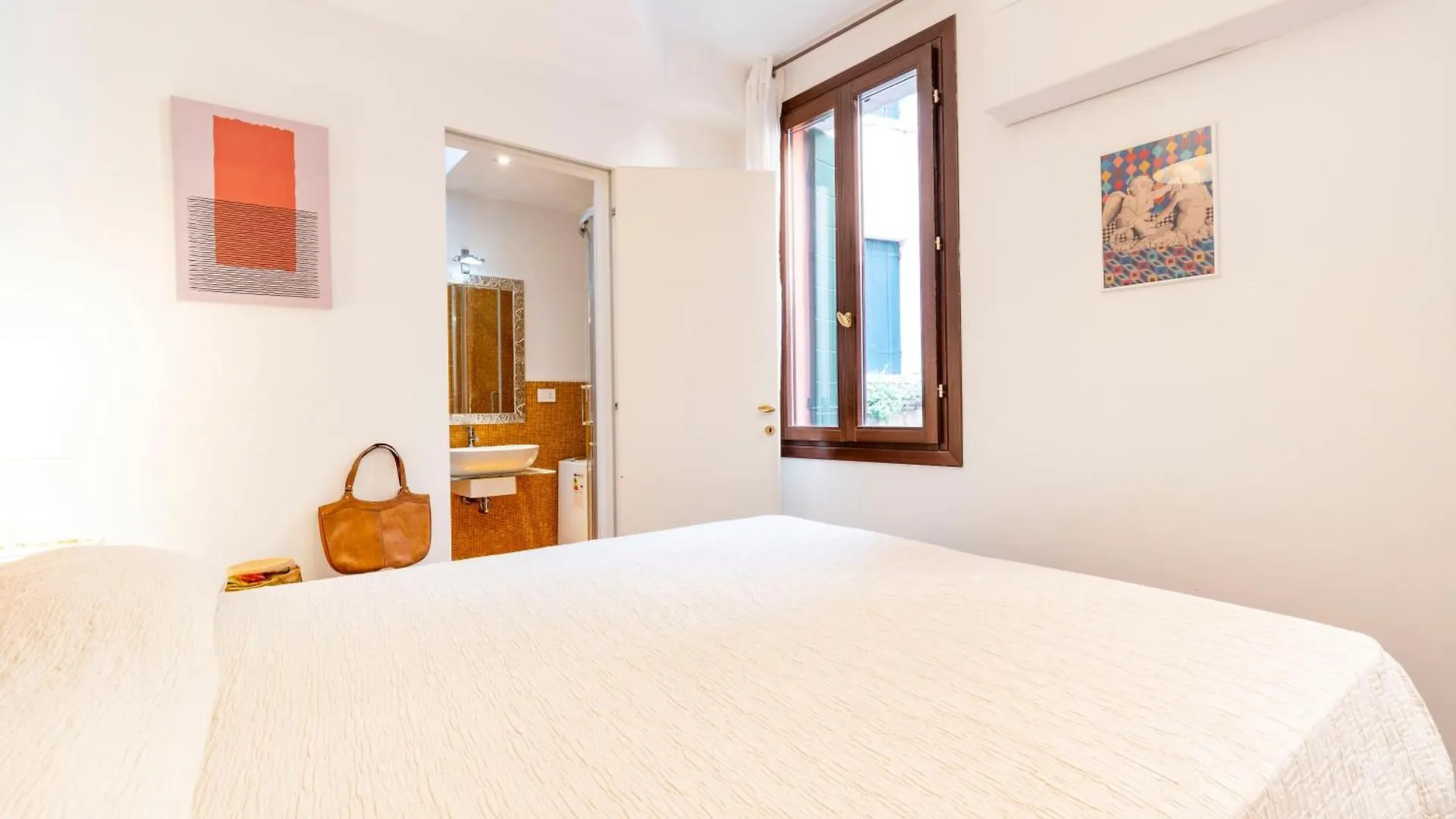 Contemporary Apartment In Venice Ff Italy